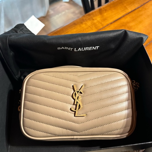 Brand new Saint Laurent. Never worn. Box and bag - Picture 3 of 9